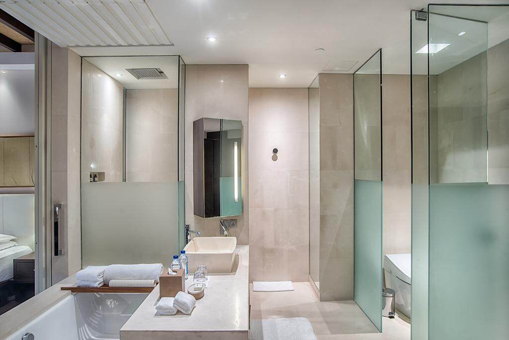 为什么酒店浴室的玻璃大多是透明的