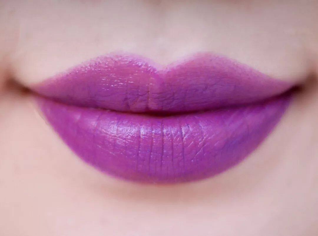 嘴唇为什么会冻得发紫