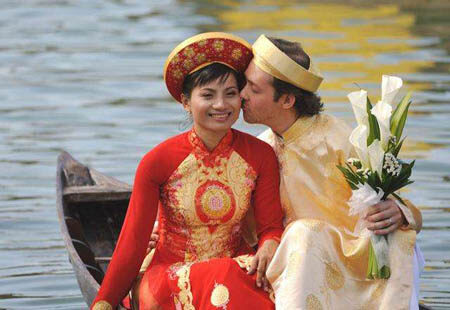 越南奇异婚俗：新娘初夜给旧情人