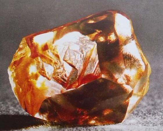 中国现存最大的钻石 重达159克拉