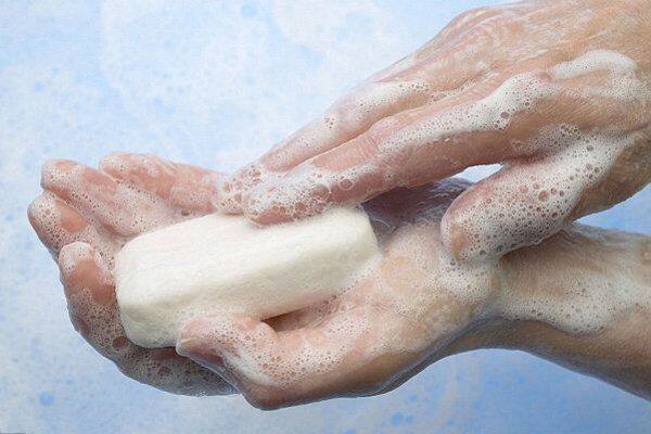 肥皂为什么能洗去污垢