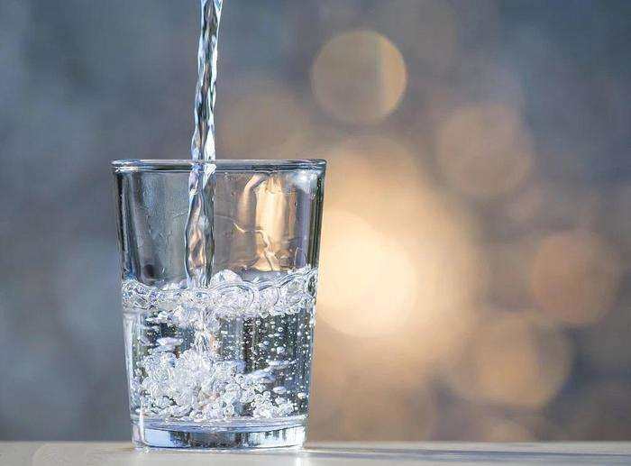 我们喝的水是如何进入体内细胞被吸收的