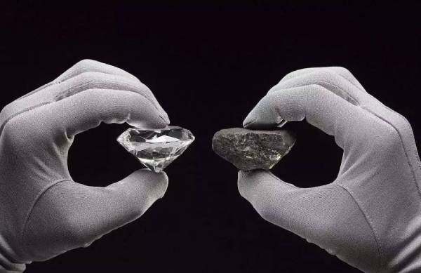 同样由碳元素组成 为什么钻石和煤却不同