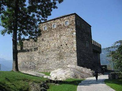 贝林佐纳三座要塞及防卫墙和集镇