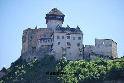 特伦钦古城堡
