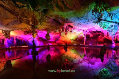 萤火虫水洞·地下大峡谷旅游区
