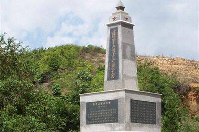 陈平山烈士墓和纪念碑