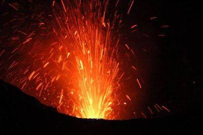 亚苏尔火山