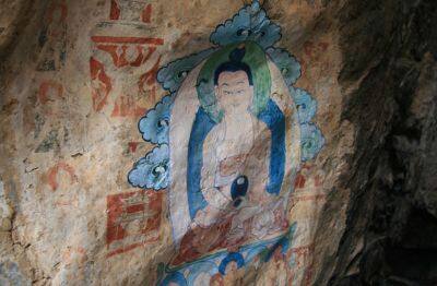 甲扎尔甲山洞窟壁画